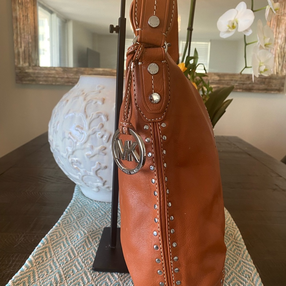 Michael Kors Bag (Burnt Tan) w/ Silver Hardware. - Picture 6 of 10